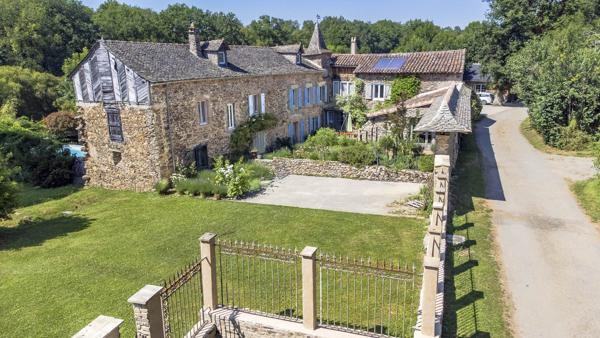 Maison en pierres, 300m2, au calme, commerces à pied/velo, 2ha, 30 min. d'Albi Pampelonne