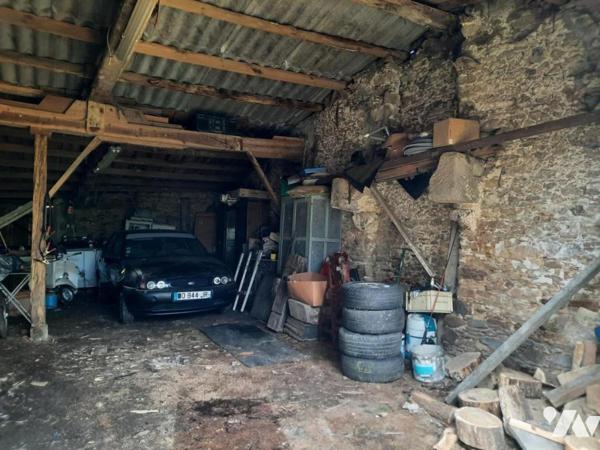 SAINT-ETIENNE-DU-BOIS: Maison à rénover