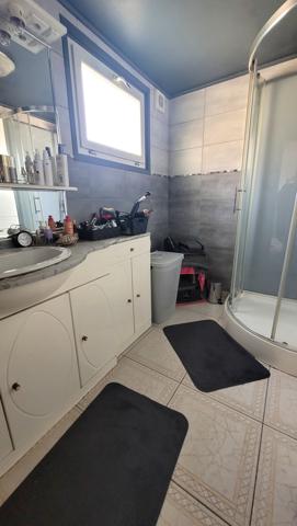 Marseille (13015) Maison type 5 avec Vue Mer sur terrain en restanque .