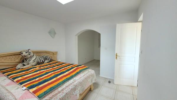 Marseille (13015) Maison type 5 avec Vue Mer sur terrain en restanque .