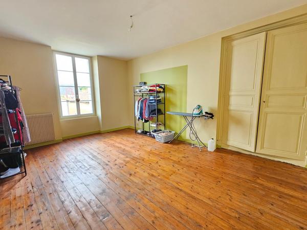 Maison à Thouars, 79100 - 9 pièces 200m²