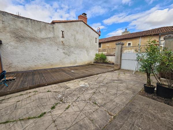 Maison à Thouars, 79100 - 9 pièces 200m²