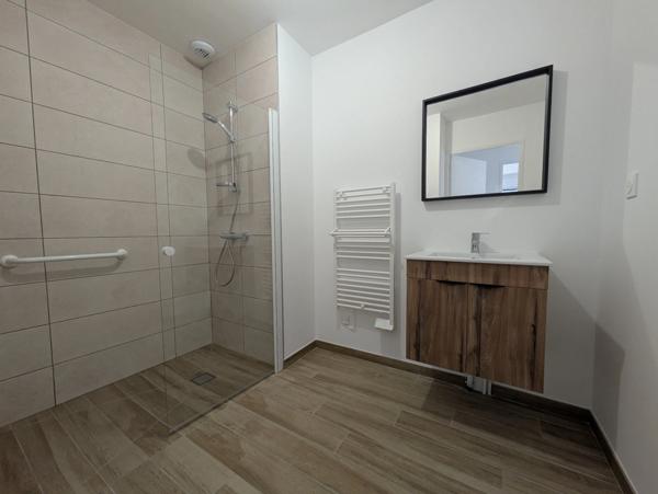 Nouveau ! T2 pour personnes indépendantes et autonomes avec terrasse et parking – Marcilly-le-Châtel