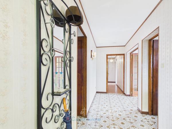 Maison familiale aux volumes généreux – Élégance, confort et espace