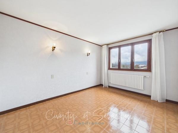 Maison familiale aux volumes généreux – Élégance, confort et espace