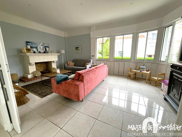 Vente à ROYAN (Charente Maritime) - Villa des Sixties - 7 pièces - 192m² - Piscine et jardin - Aperçu mer
