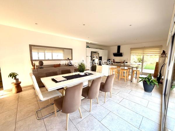 Maison à SAINT-CLEMENT, 89100 - 7 pièces 159m²