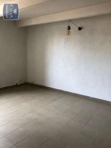 Appartement à louer 3 pièces 47.07m² Nîmes (30000)