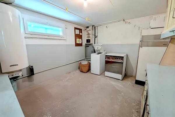 Entre Vannes, Auray, au bourg de Ploeren – Maison familiale à rafraîchir, pleine d’authenticité et de potentie