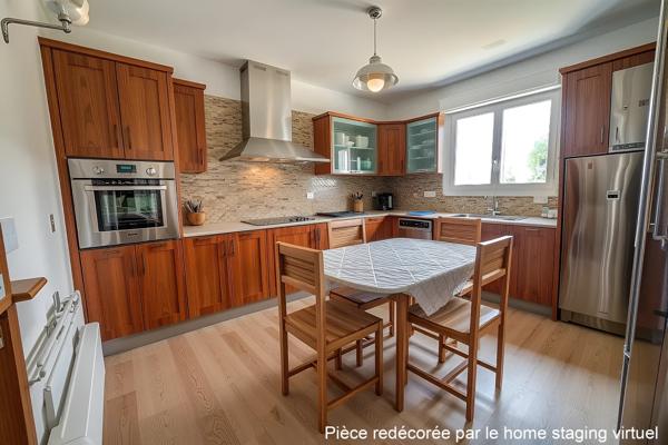 Entre Vannes, Auray, au bourg de Ploeren – Maison familiale à rafraîchir, pleine d’authenticité et de potentie