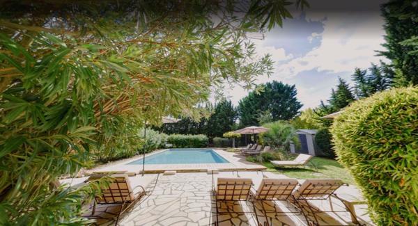 L'Isle-sur-la-Sorgue (84800) PROPRIETE 370 M2