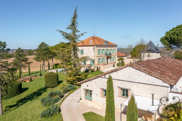 Ensemble immobilier en pierre à Sainte-Livrade-sur-Lot ( Lot-et-Garonne, 47)