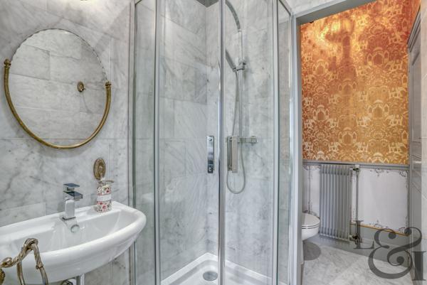 Ensemble immobilier en pierre à Sainte-Livrade-sur-Lot ( Lot-et-Garonne, 47)