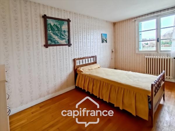 Maison à vendre 4 pièces BESSE SUR BRAYE (72)  -  terrain 2816 m²  -