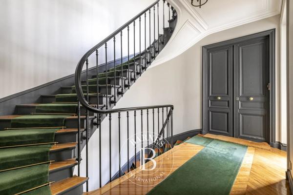 Paris 15ème, Appartement 3 Chambres -  136 m² à vendre