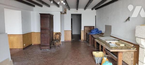 CAMARET SUR MER - Sur les quais - VUE SUR MER - Immeuble mixte composé d'un local commercial, r...