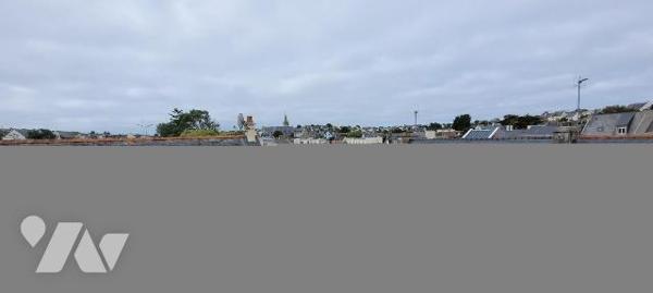 CAMARET SUR MER - Sur les quais - VUE SUR MER - Immeuble mixte composé d'un local commercial, r...