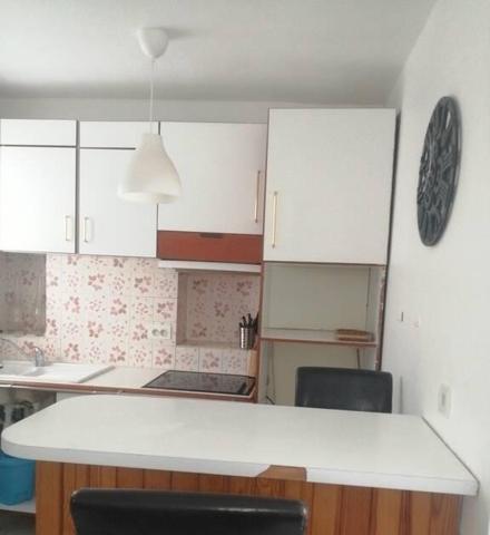 Studio 27 m² - Quartier Quais de Jemmapes (3ᵉ étage sans ascenseur) loyer charges comprises 1140 Euros