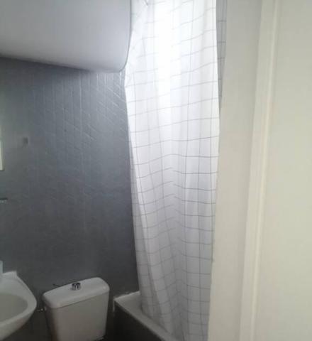 Studio 27 m² - Quartier Quais de Jemmapes (3ᵉ étage sans ascenseur) loyer charges comprises 1140 Euros