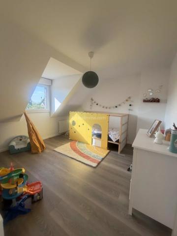 Location                                                      Maison
                        
                     5 pièces                      102 m2                     à Saint-Gilles