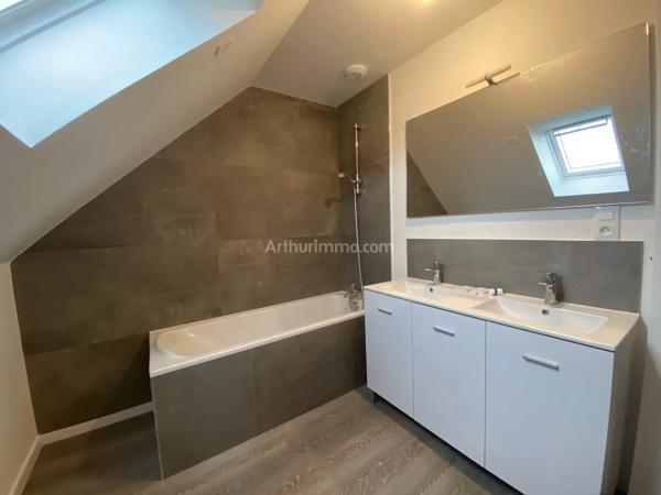 Location                                                      Maison
                        
                     5 pièces                      102 m2                     à Saint-Gilles
