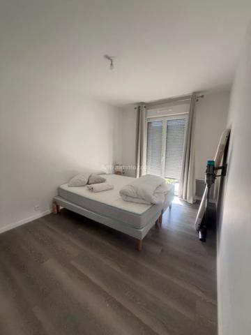 Location                                                      Maison
                        
                     5 pièces                      102 m2                     à Saint-Gilles