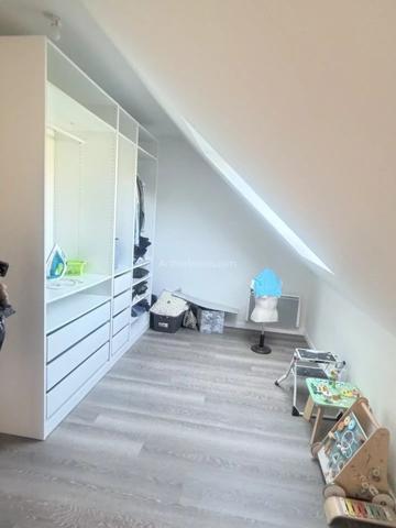 Location                                                      Maison
                        
                     5 pièces                      102 m2                     à Saint-Gilles