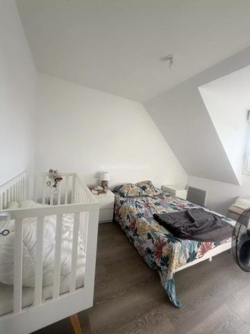 Location                                                      Maison
                        
                     5 pièces                      102 m2                     à Saint-Gilles