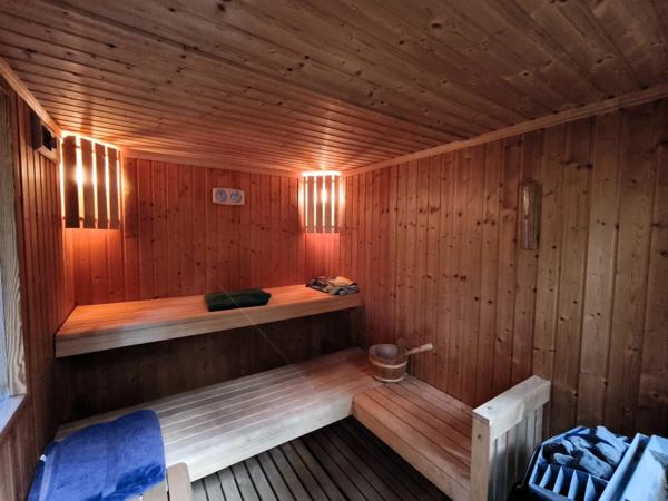 AV Propriété 21 pièces de 794m² sur terrain 3.331m² dont 407m² habitable, 200mt de l'Océan, ST PIERRE D'OLERON (17)