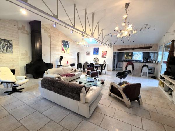 AV Propriété 21 pièces de 794m² sur terrain 3.331m² dont 407m² habitable, 200mt de l'Océan, ST PIERRE D'OLERON (17)