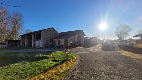 Proche Mauzé sur Le Mignon - Axe 4 voies La Rochelle / Niort