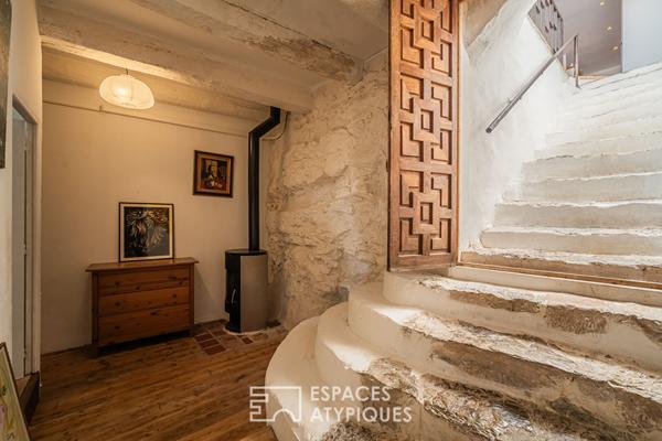 L’invincible: Ancien presbytère niché sur les hauteurs de la forteresse