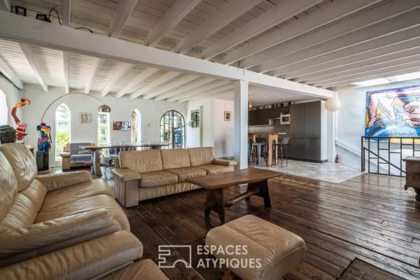 L’invincible: Ancien presbytère niché sur les hauteurs de la forteresse