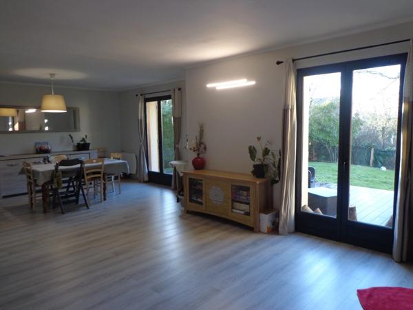 Maison familiale 3 chambres avec jardin de 537 m²