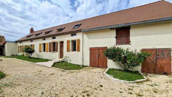 🏡 EXCLUSIVITÉ — Maison de caractère rénovée avec dépendances — Espinasse-Vozelle (03)