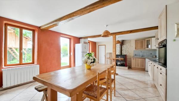 🏡 EXCLUSIVITÉ — Maison de caractère rénovée avec dépendances — Espinasse-Vozelle (03)