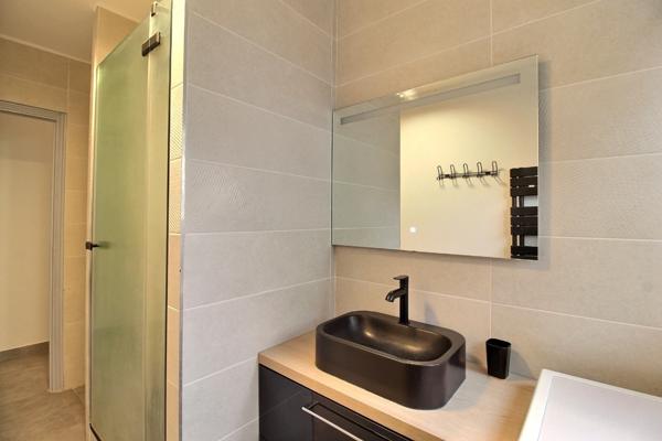 Appartement T2 rénové avec garage - Proche place Carnot et gare