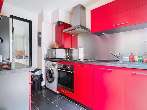 Vente                                                      Appartement
                        
                     3 pièces                      64 m2                     à Colmar