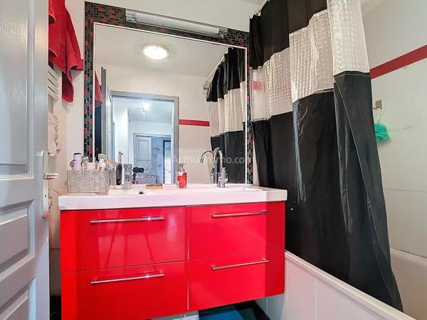 Vente                                                      Appartement
                        
                     3 pièces                      64 m2                     à Colmar