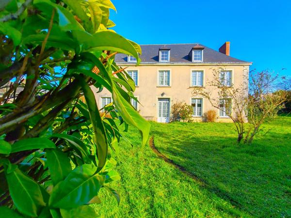 Ancien presbytère  avec ses dépendances et son terrain !