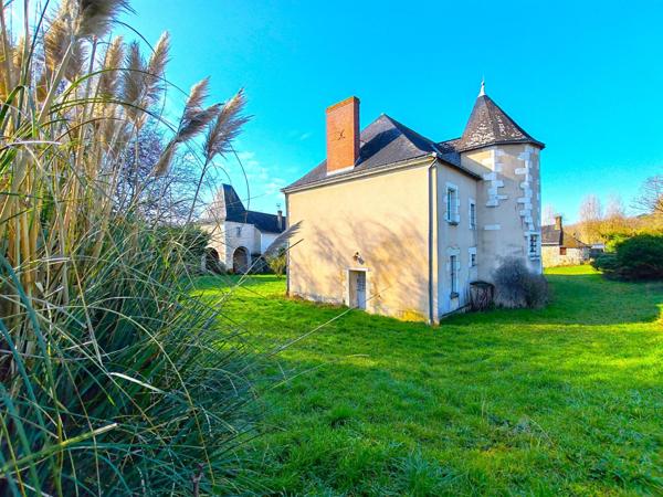 Ancien presbytère  avec ses dépendances et son terrain !