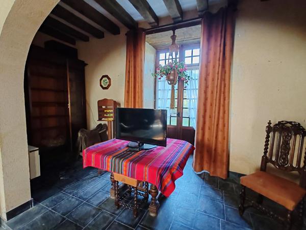 Ancien presbytère  avec ses dépendances et son terrain !