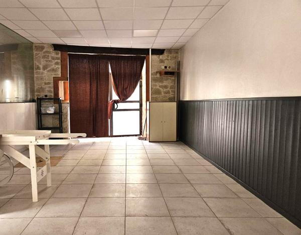 Sainte-Livrade-sur-Lot (47110) EXCLUSIVITÉ SAINTE LIVRADE SUR LOT (47) - IMMEUBLE MIXTE - 1 LOCAL COMMERCIAL - 2 APPARTEMENTS - CENTRE VILLE