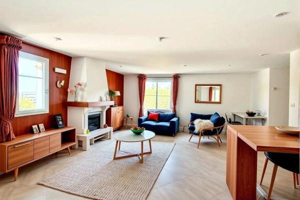 LA BAULE-MAISON 5P DE 114M2-COMMERCES BOURG D'ESCOUBLAC A PIEDS-GARAGE-DANS UNE IMPASSE