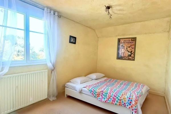 LA BAULE-MAISON 5P DE 114M2-COMMERCES BOURG D'ESCOUBLAC A PIEDS-GARAGE-DANS UNE IMPASSE