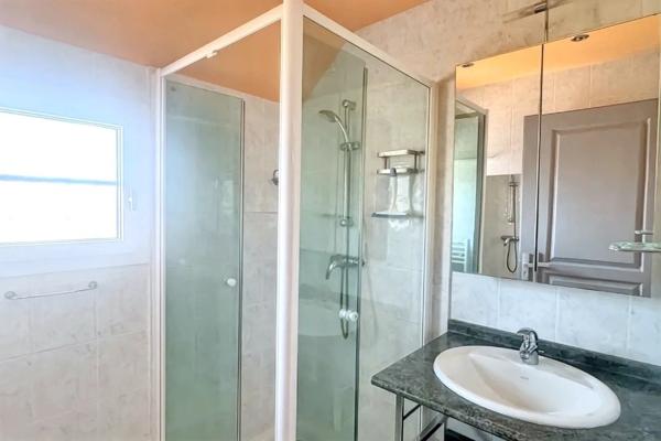 LA BAULE-MAISON 5P DE 114M2-COMMERCES BOURG D'ESCOUBLAC A PIEDS-GARAGE-DANS UNE IMPASSE