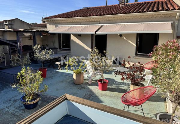 Dernier étage traversant avec terrasse de 100 m², 117 m² habitables, calme et vue dégagée - Carcassonne