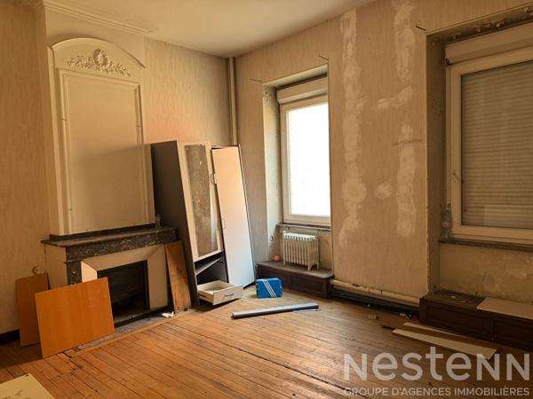 Immeuble centre-ville Carcassonne avec local commercial en angle et surfaces a renover