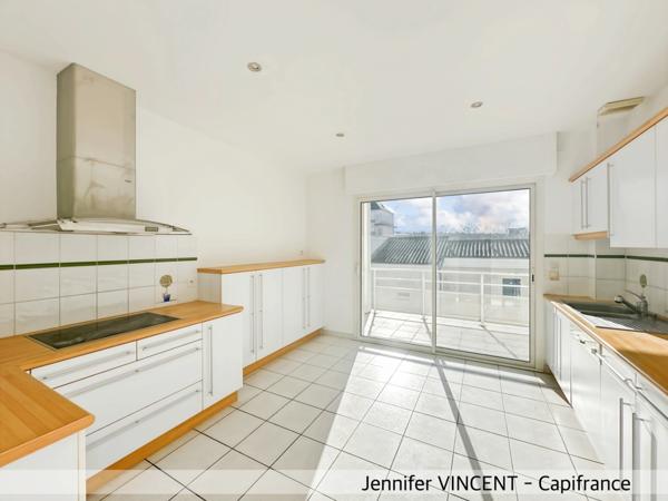 Appartement à vendre, Centre-Ville de La Rochelle,duplex, 4 pièces avec terrasse de 15m2 et garage