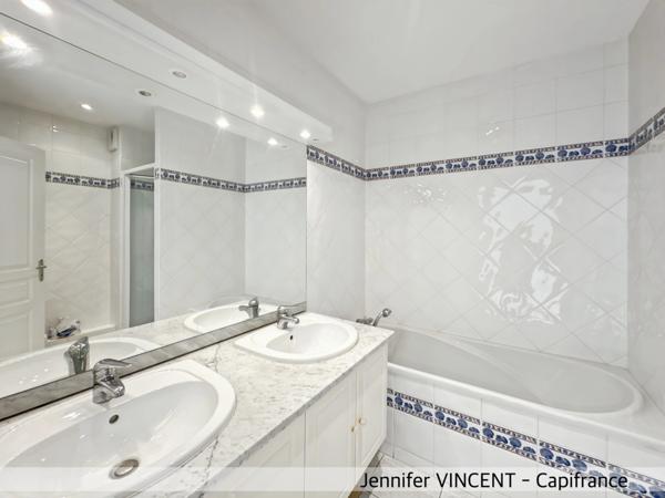 Appartement à vendre, Centre-Ville de La Rochelle,duplex, 4 pièces avec terrasse de 15m2 et garage